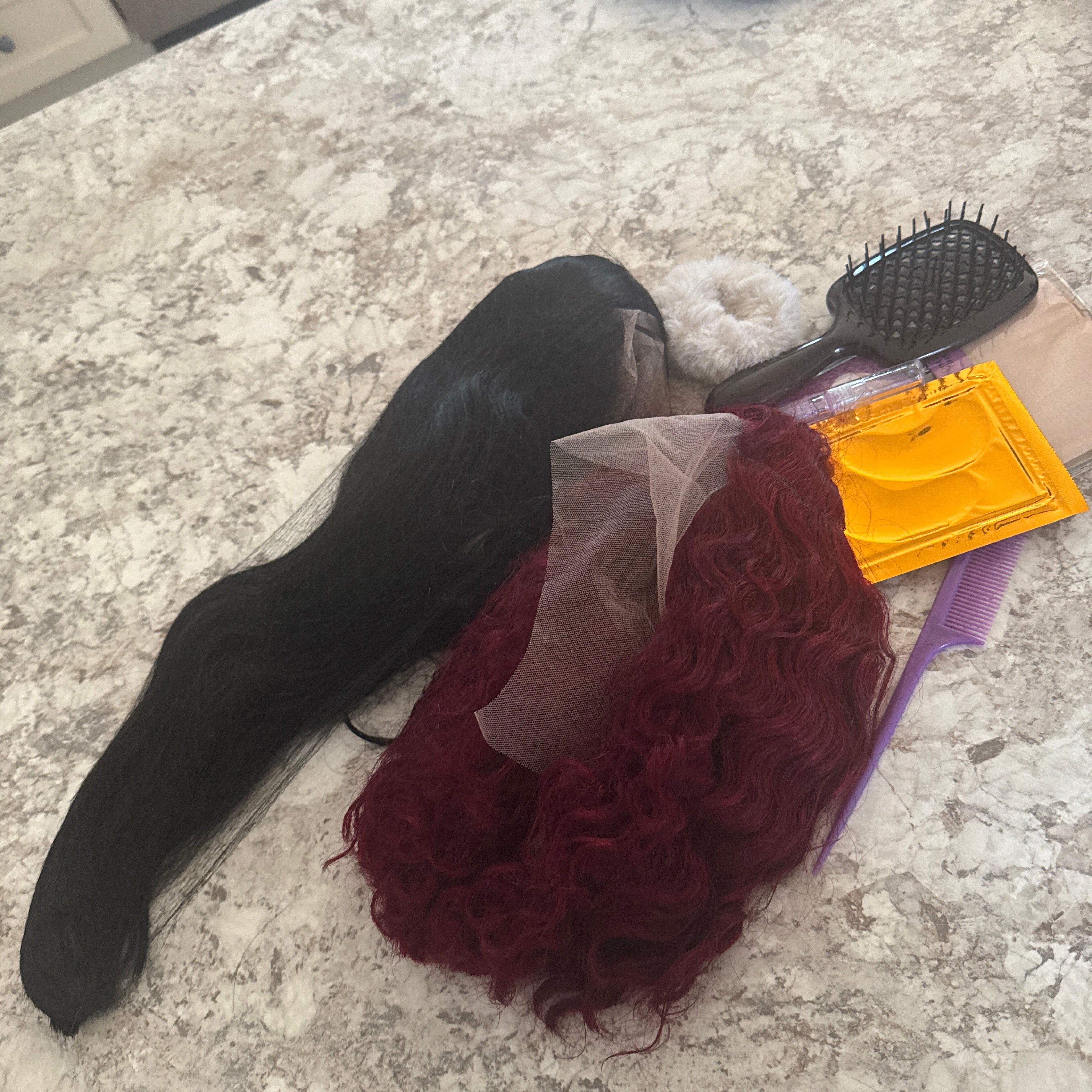 Wig deals $130

Two 100% human wig deal 13*4 20 inch straight wig and one kinky curls